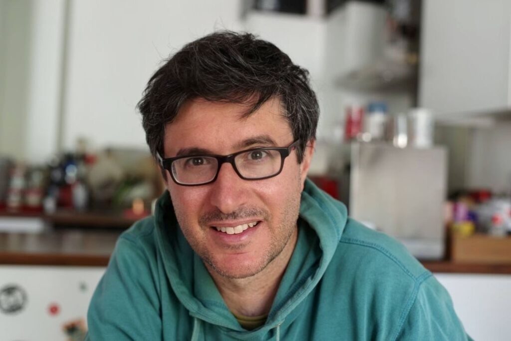 Fabrice Boraschi, tête de liste Les Pieds sur Terre pour vous aider au Royaume-Uni – circonscription Londres