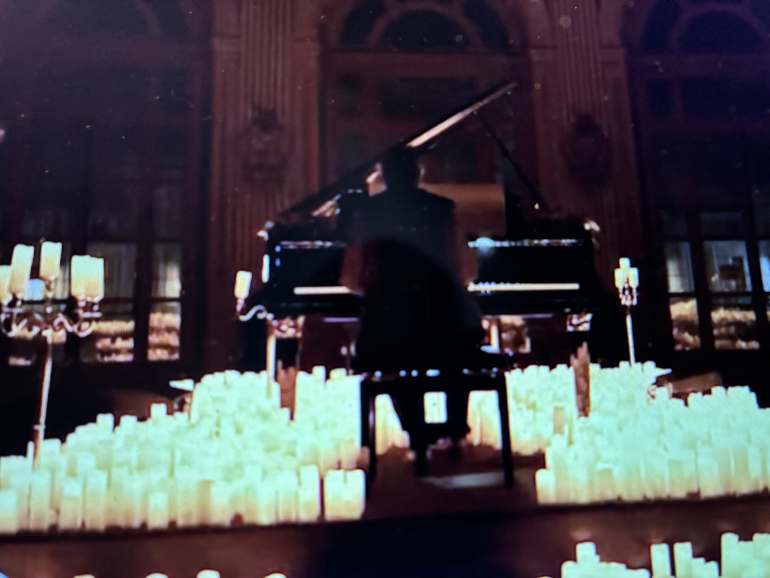 Un hommage lumineux à Goldman à Lyon