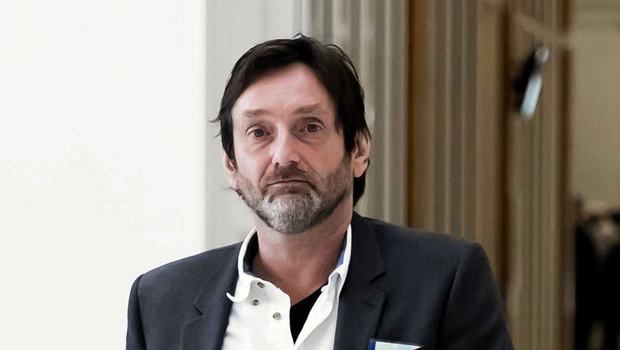 L&rsquo;acteur Pierre Palmade est arrivé ce lundi 9 décembre à la prison de Bordeaux-Gradignan (Gironde) pour y être incarcéré. L&rsquo;humoriste de 56 ans a été condamné, le 20 novembre dernier, à cinq ans d’emprisonnement dont deux fermes, après un violent accident routier sous drogues survenu en 2023. Il n’avait pas fait appel de sa condamnation. Il pourra demander une remise de peine à partir de l’été 2026.