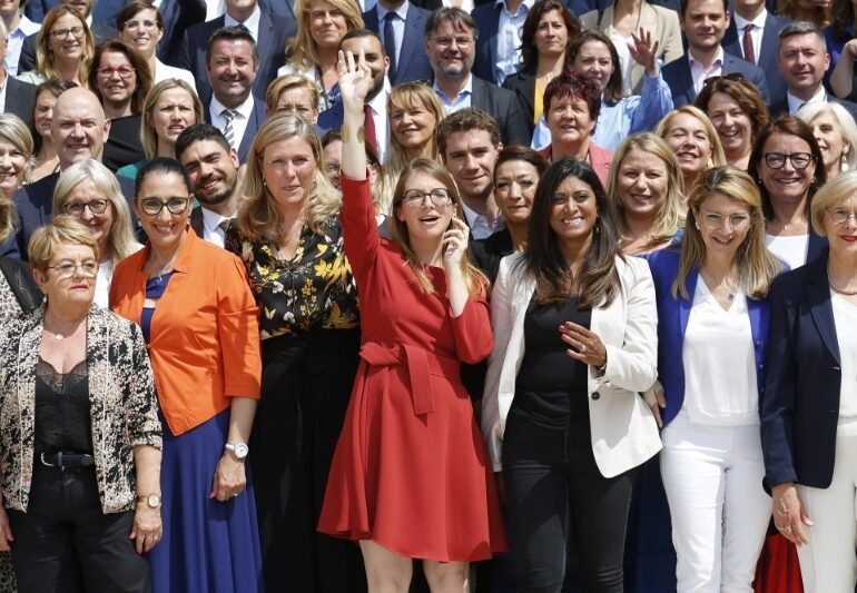 "L'utilisation du 49.3 a été rendue obligatoire devant l'incohérence et l'irresponsabilité des députés LR qui s'étaient pourtant engagés devant les Français" - Communiqué du groupe Renaissance à l'Assemblée nationale ce 16 mars 2023.