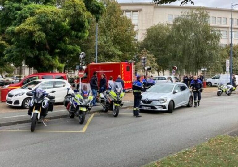 Arras : un ancien élève attaque son Lycée aux cris d’Allah Akbar 