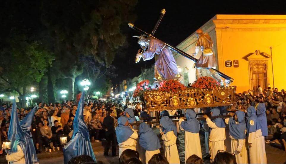 Procession pour la semaine sainte au Mexique en 2023