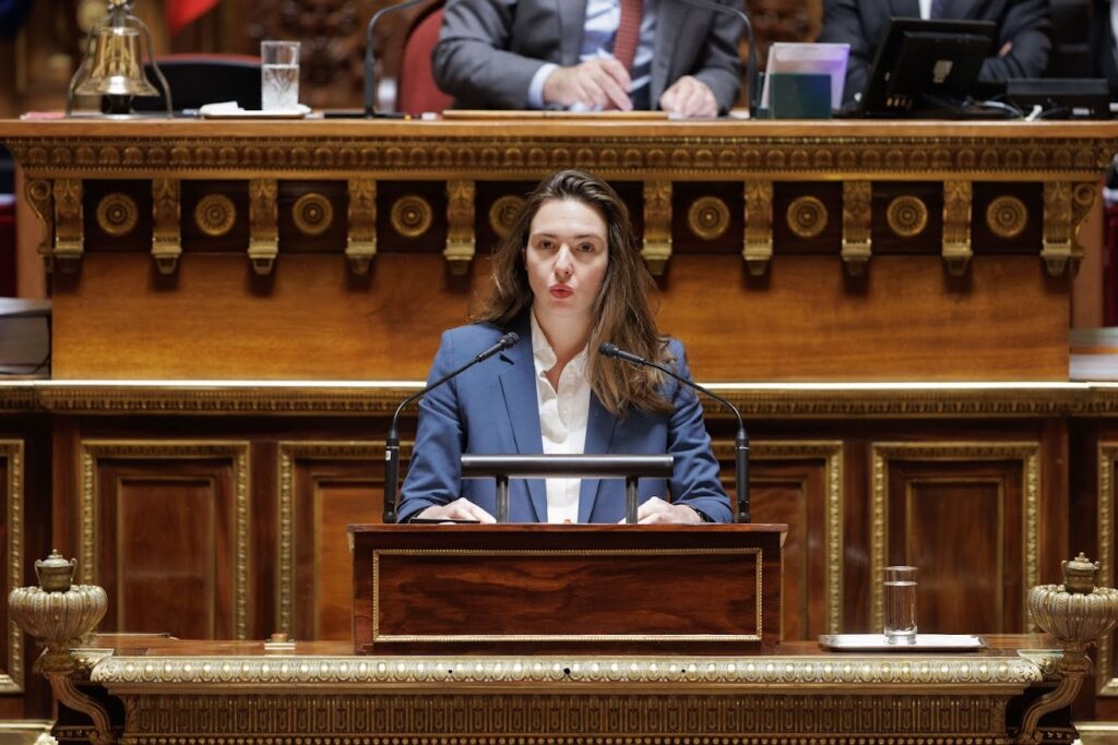 Sophie Briante Guillemont s'exprimant à la tribune du Sénat