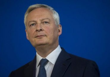 "Je pars avec le sentiment profond que ces sept années ont été utiles pour la France", a affirmé Bruno Le Maire dans son discours de départ de Bercy où il a, aussi, annoncé son retrait de la vie politique. "Il est temps pour moi de respirer un air différent de celui de la politique", a expliqué le ministre de l'Economie démissionnaire.