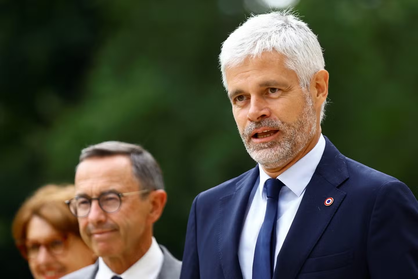 « Au nom de la responsabilité, le soutien des députés de la Droite républicaine ne pourra être que très exigeant. Nos votes se décideront texte par texte. Si le cap de redressement du pays n’est pas clair, nous ne nous interdisons pas de retirer notre soutien », assure M. Wauquiez ce 24 decembre 2024