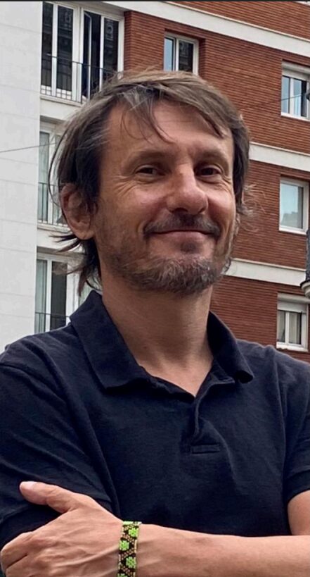 Xavier Baert, auteur de (R)EXISTIR